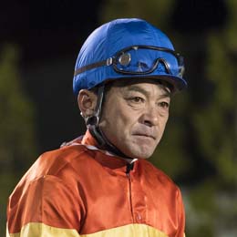 井上 俊彦